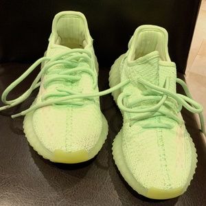Yeezy Boost 350 V2 Glow in the Dark